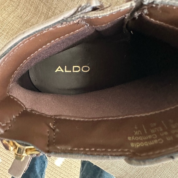 Aldo taupe/grey suede(genuine) booties. Worn once. Excellent condition. Size 9 - Picture 2 of 9
